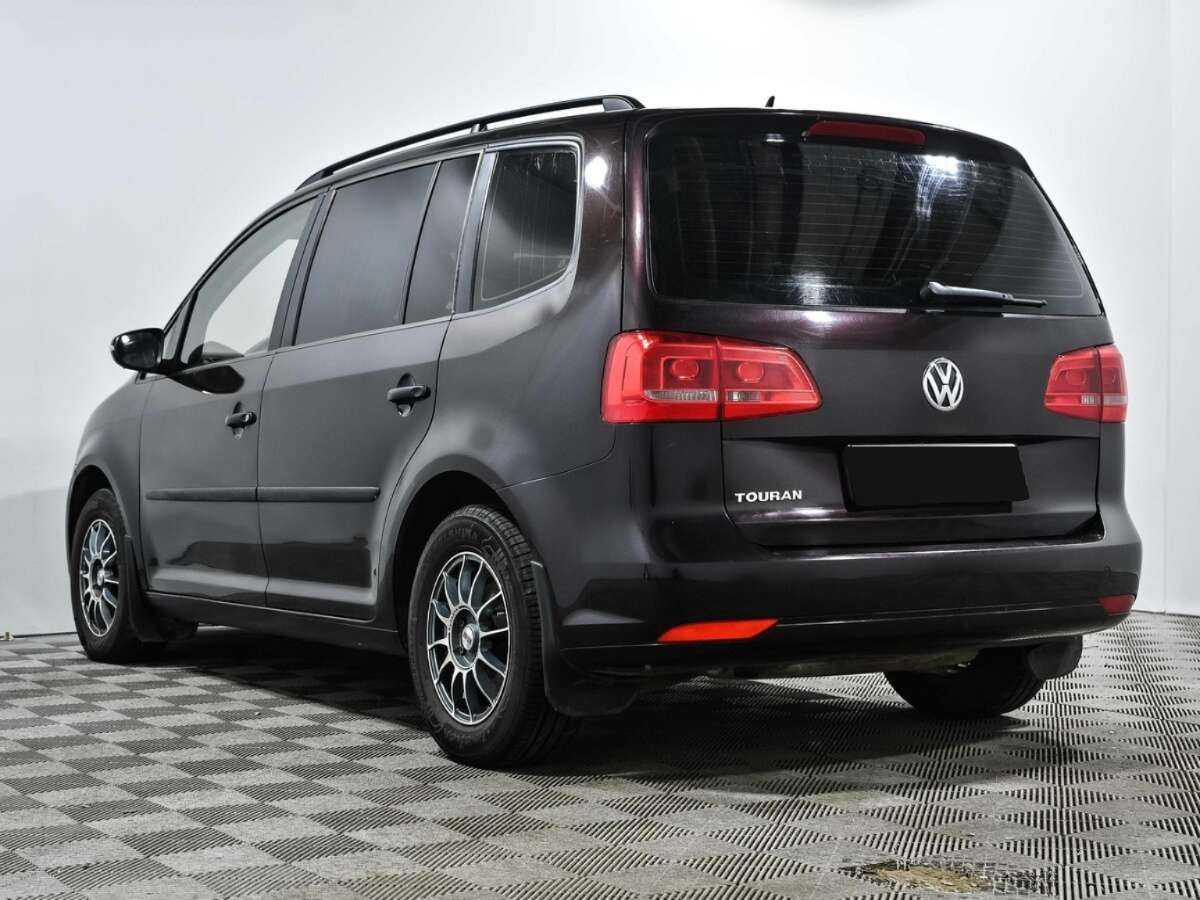 Volkswagen Touran с пробегом — 2013 год. Фото: #5