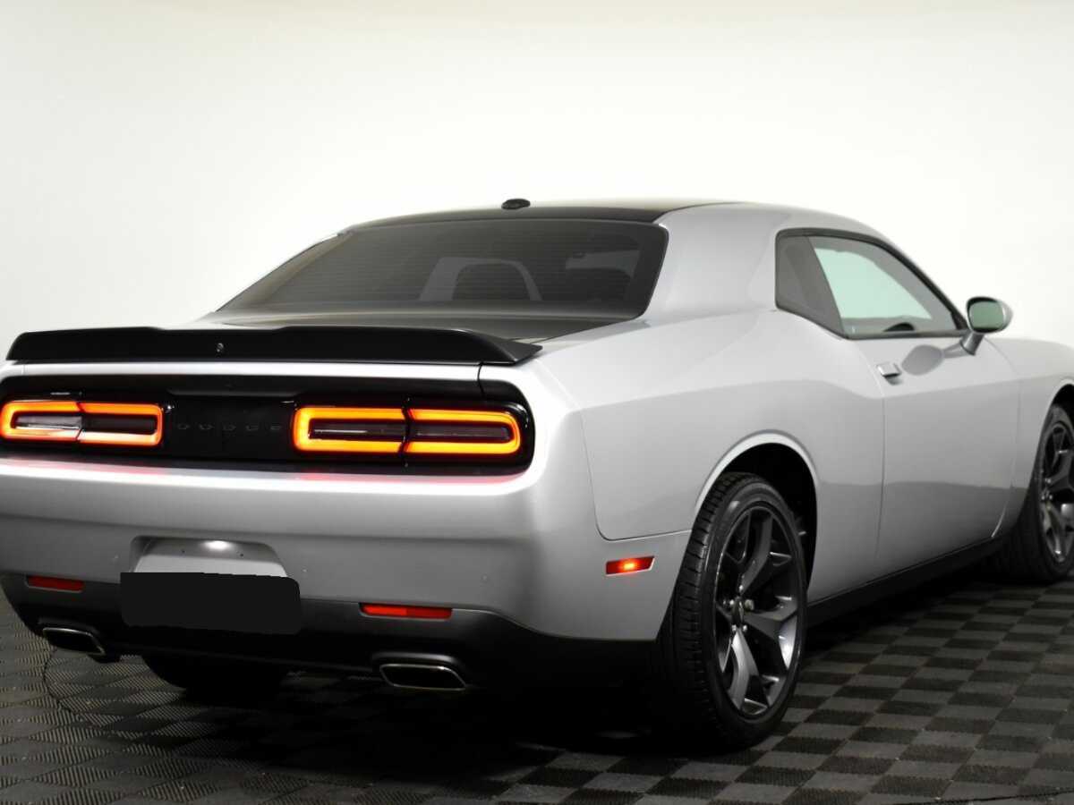 Dodge Challenger с пробегом — 2020 год. Фото: #3