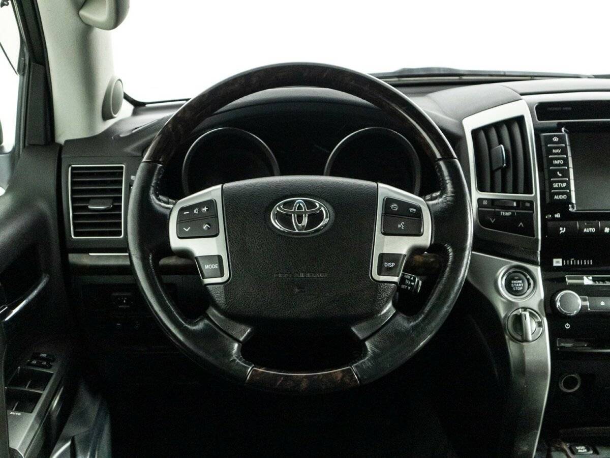 Toyota Land Cruiser с пробегом — 2015 год. Фото: #22