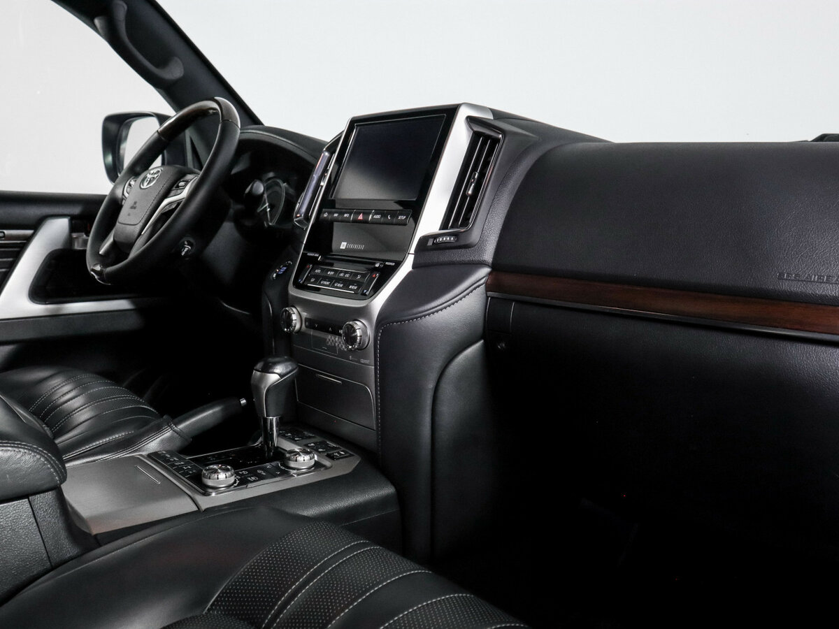 Toyota Land Cruiser с пробегом — 2019 год. Фото: #8
