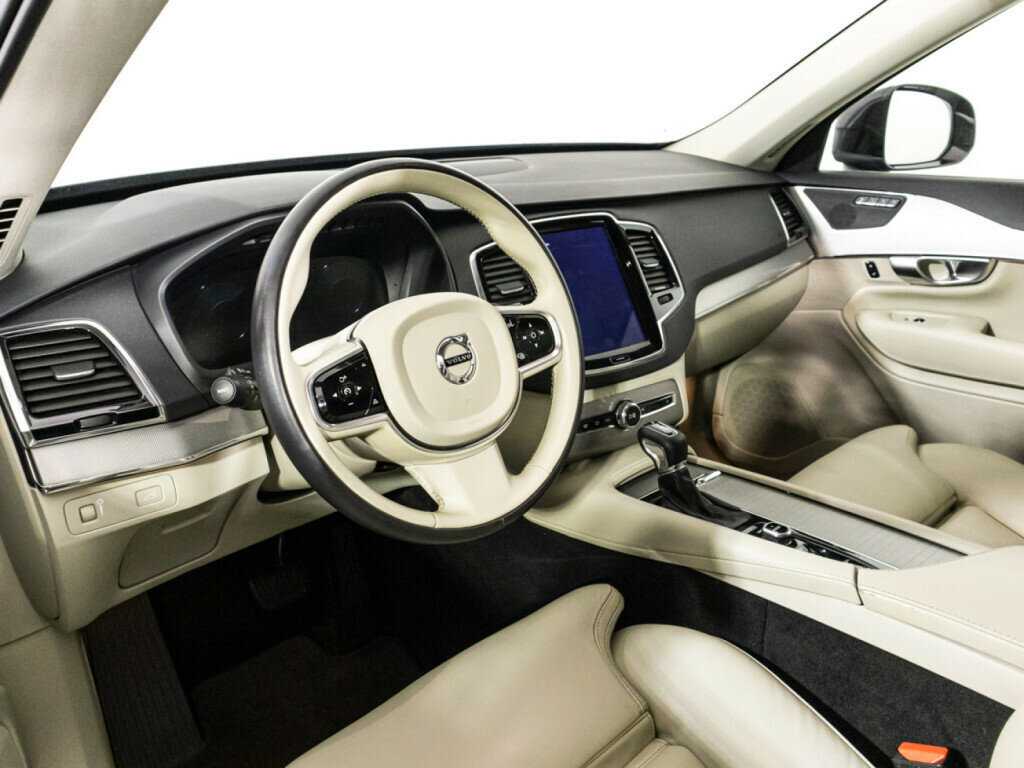 Volvo XC90 с пробегом — 2015 год. Фото: #10
