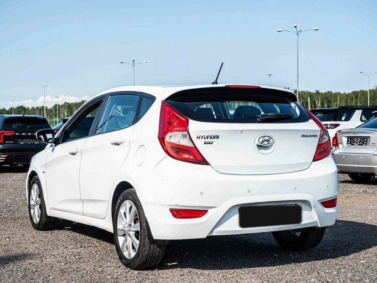 Hyundai Solaris с пробегом — 2014 год. Фото: #3