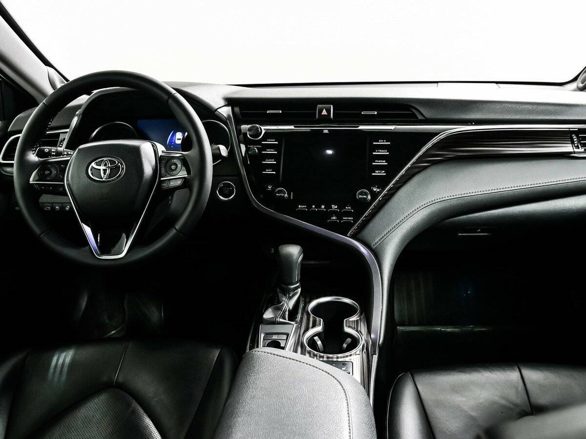 Toyota Camry с пробегом — 2019 год. Фото: #10