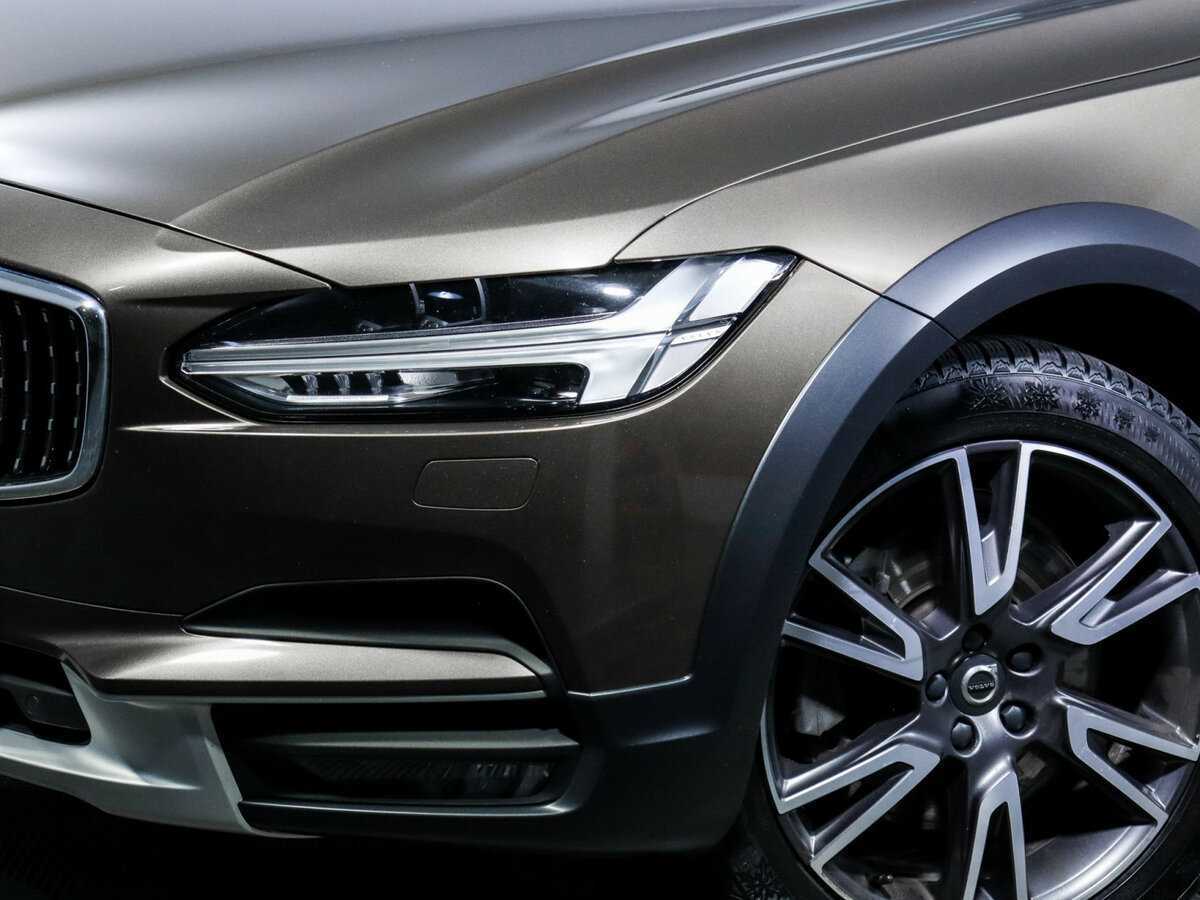 Volvo V90 Cross Country с пробегом — 2017 год. Фото: #12
