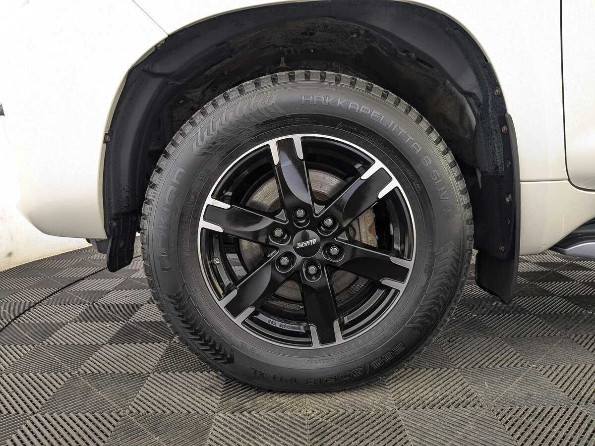 Toyota Land Cruiser Prado с пробегом — 2019 год. Фото: #11