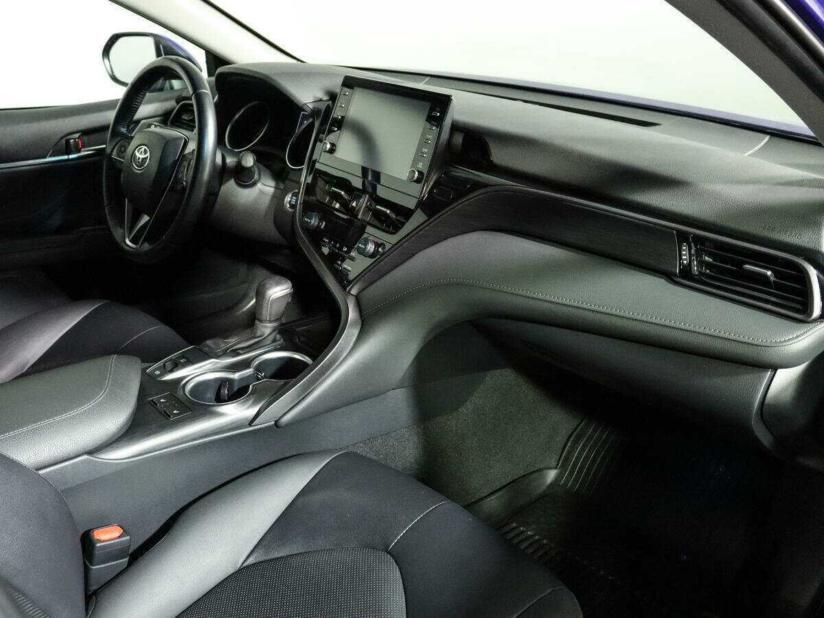 Toyota Camry с пробегом — 2021 год. Фото: #8