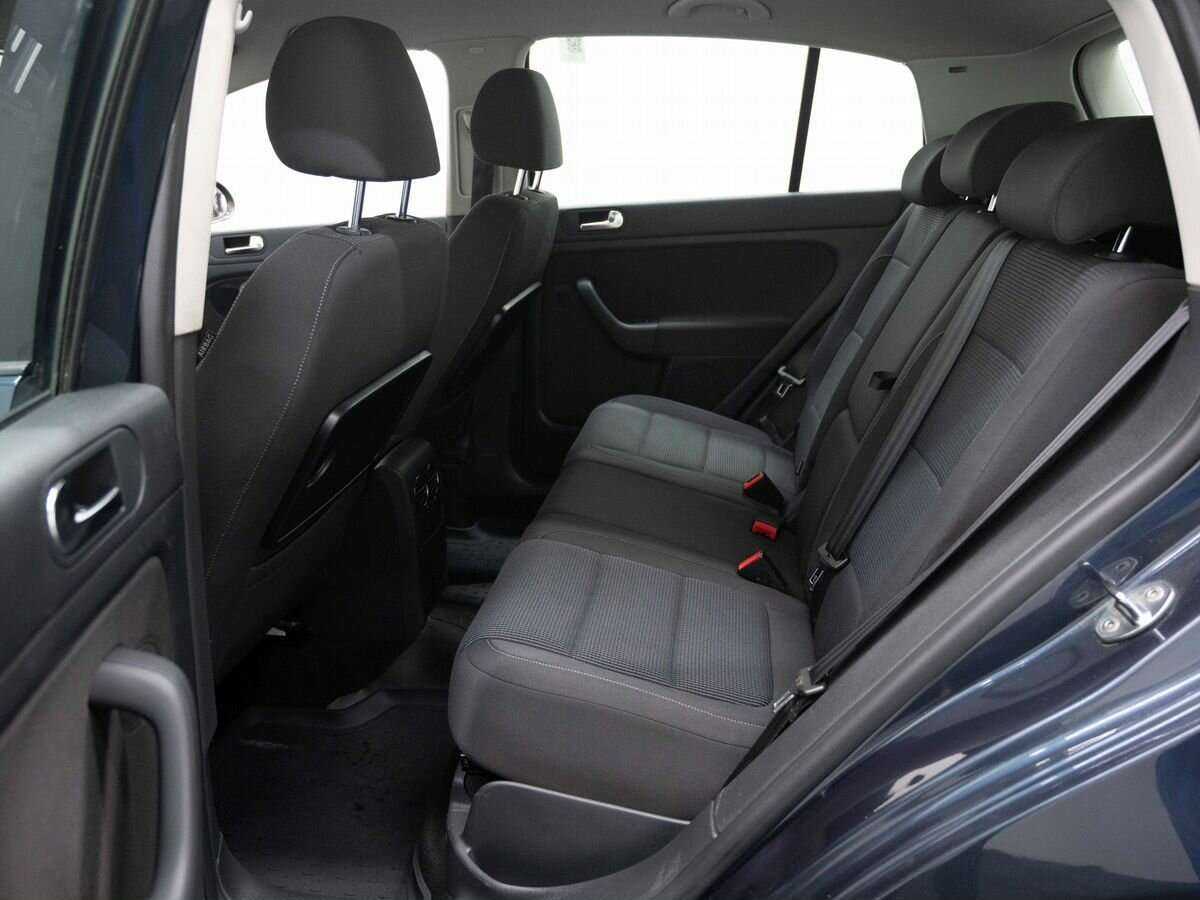 Volkswagen Golf Plus с пробегом — 2011 год. Фото: #8