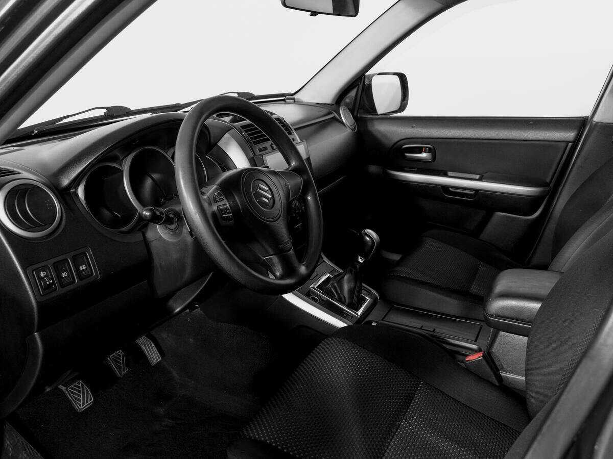 Suzuki Grand Vitara с пробегом — 2005 год. Фото: #13