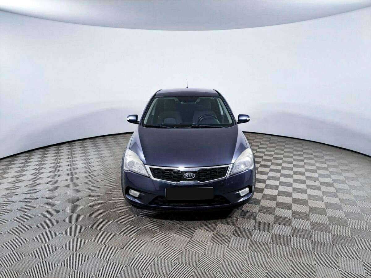 Kia Ceed с пробегом — 2010 год. Фото: #1