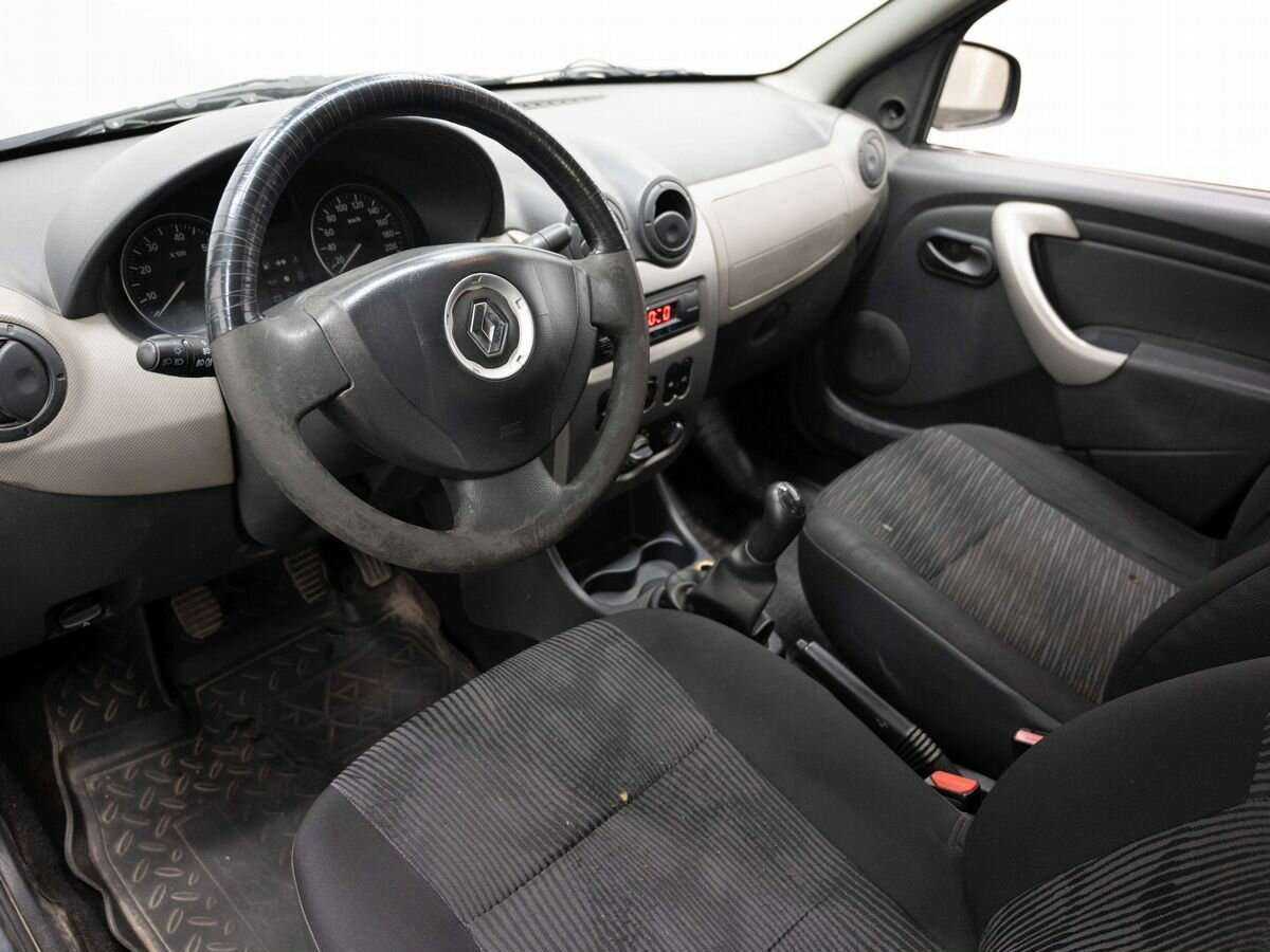 Renault Logan с пробегом — 2010 год. Фото: #8