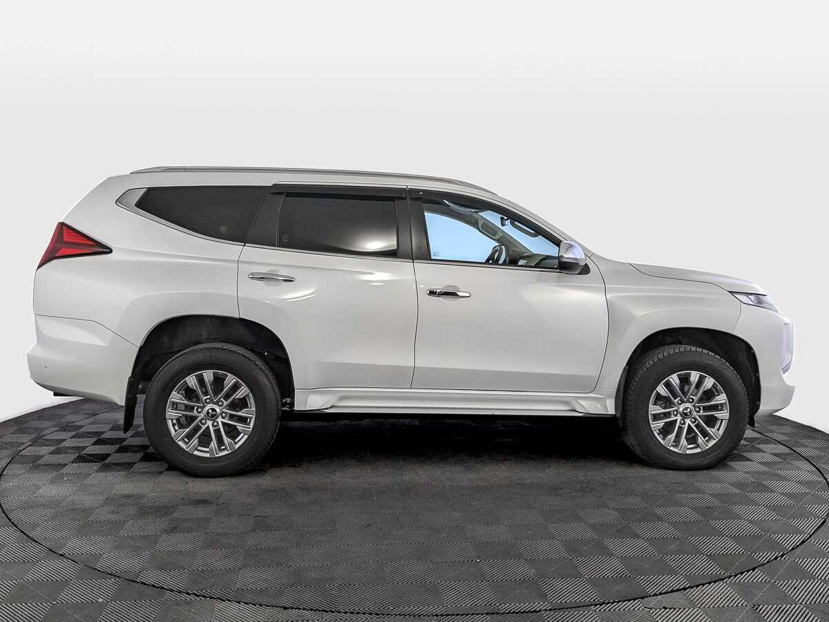 Mitsubishi Pajero Sport с пробегом — 2021 год. Фото: #3