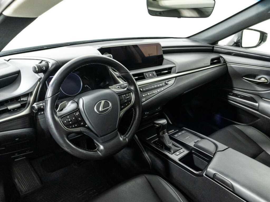 Lexus ES с пробегом — 2021 год. Фото: #10