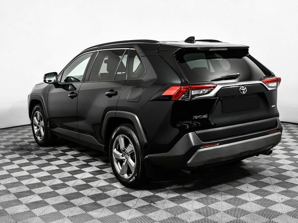 Toyota RAV4 с пробегом — 2020 год. Фото: #6