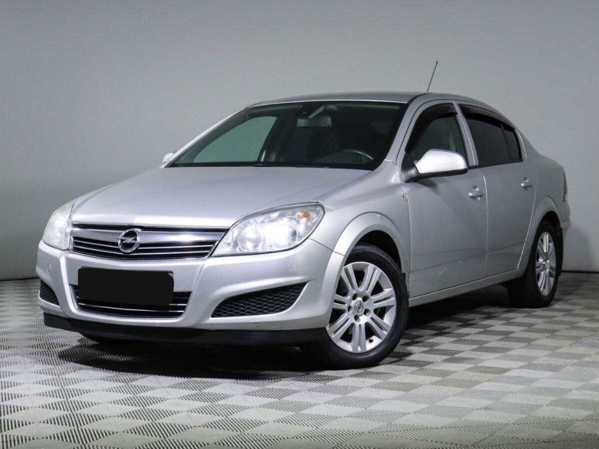 Opel Astra с пробегом — 2011 год. Посмотреть фото