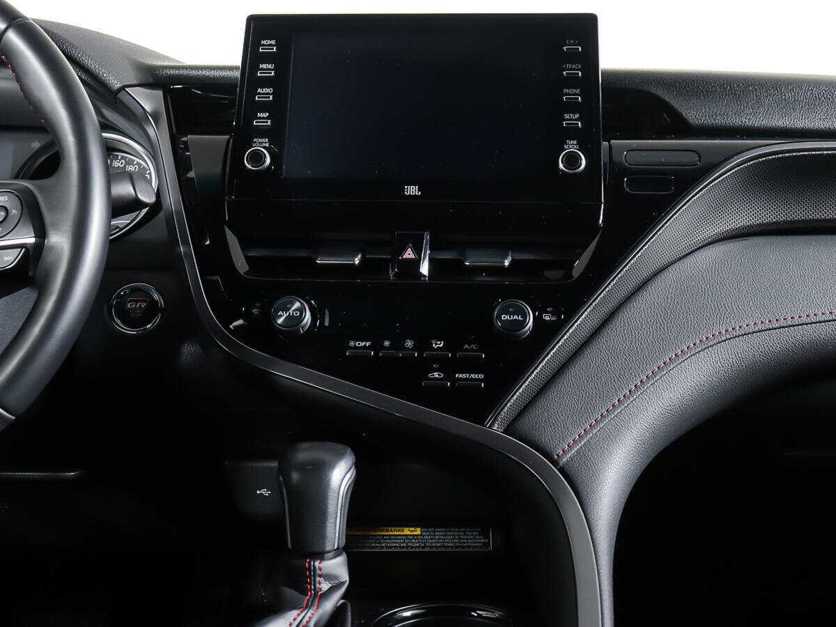 Toyota Camry с пробегом — 2021 год. Фото: #10