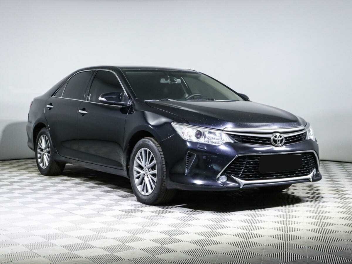 Toyota Camry с пробегом — 2016 год. Фото: #2