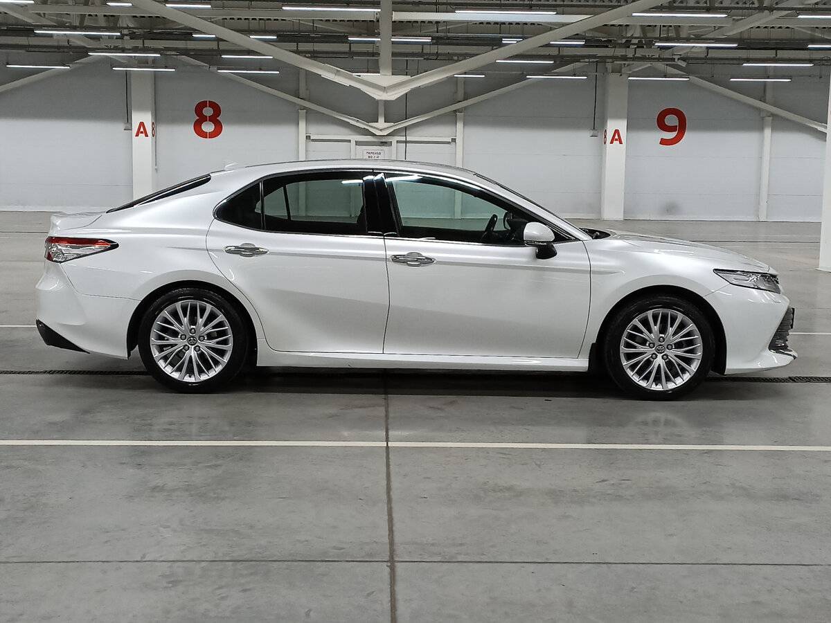 Toyota Camry с пробегом — 2019 год. Фото: #3