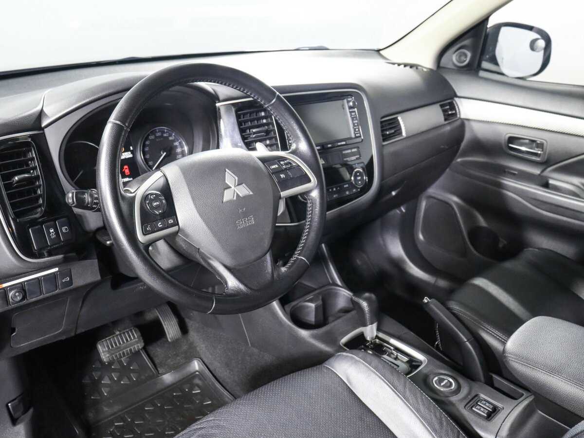 Mitsubishi Outlander с пробегом — 2014 год. Фото: #7