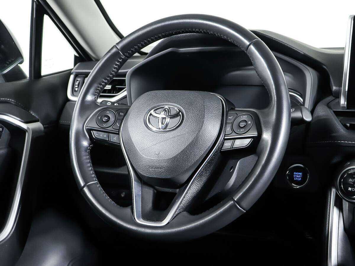 Toyota RAV4 с пробегом — 2020 год. Фото: #14