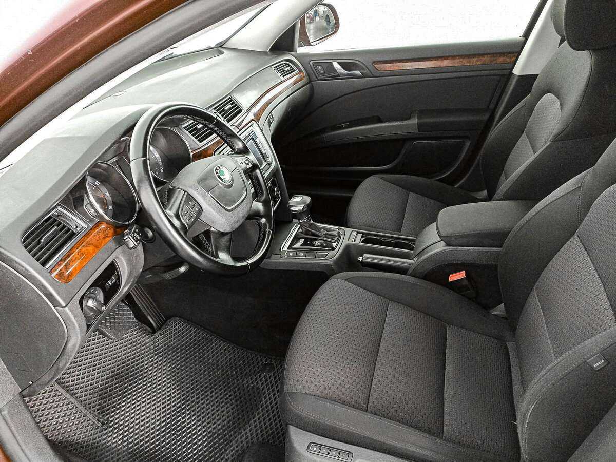 Skoda Superb с пробегом — 2009 год. Фото: #13