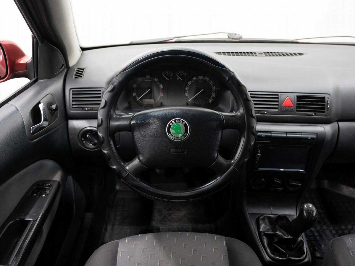 Skoda Octavia с пробегом — 2007 год. Фото: #13