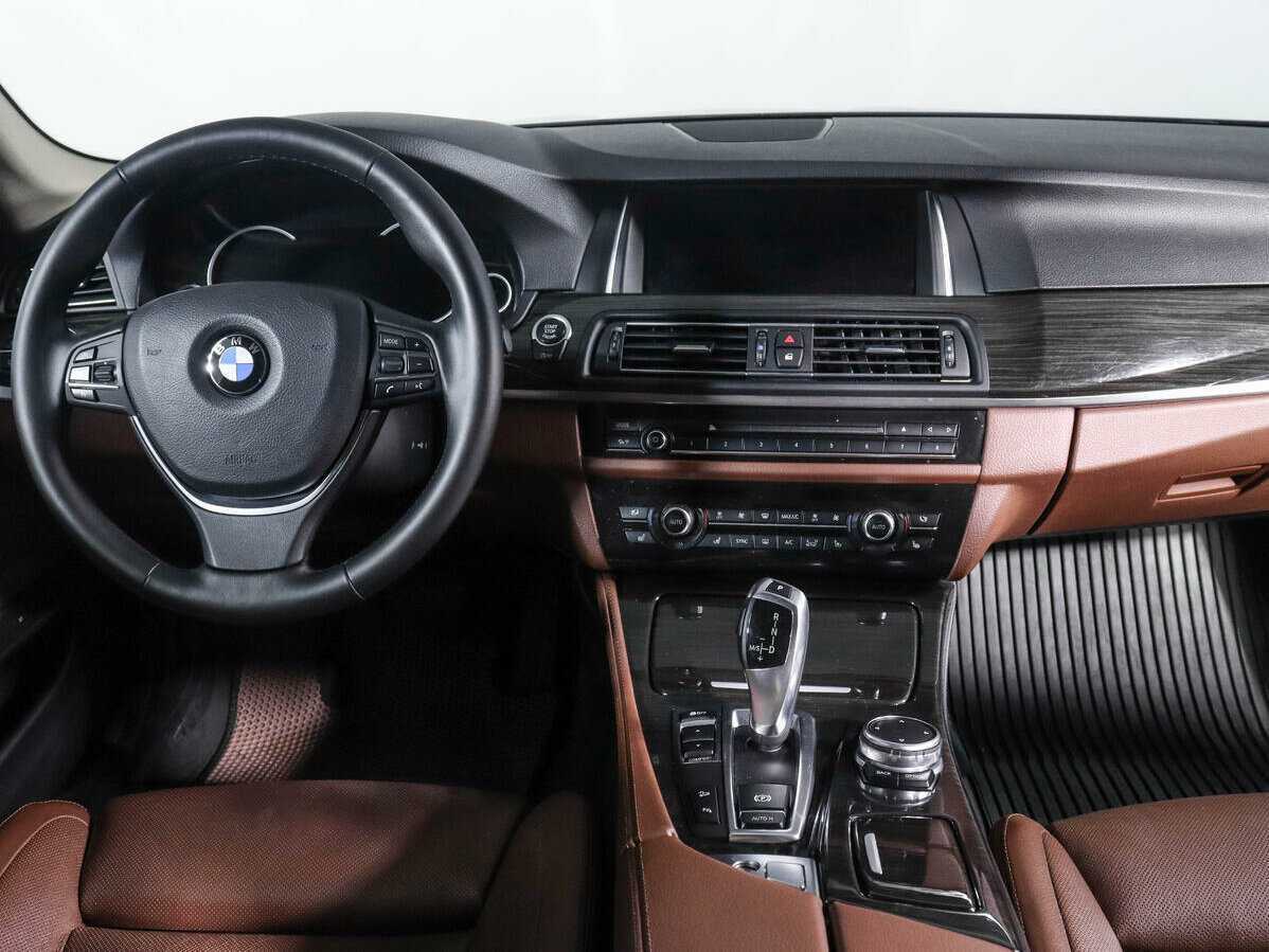 BMW 5 серии с пробегом — 2016 год. Фото: #11
