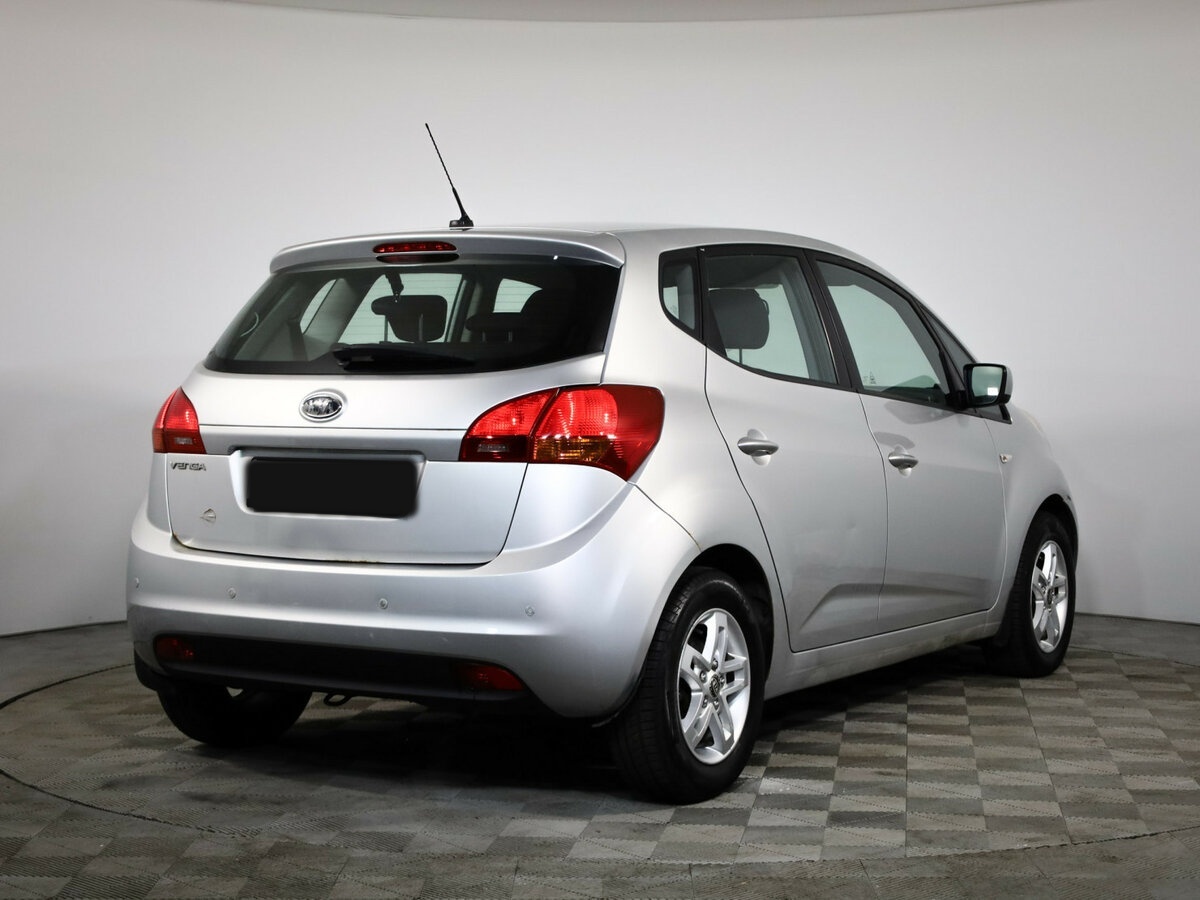 Kia Venga с пробегом — 2012 год. Фото: #3