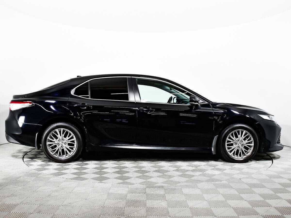 Toyota Camry с пробегом — 2021 год. Фото: #3