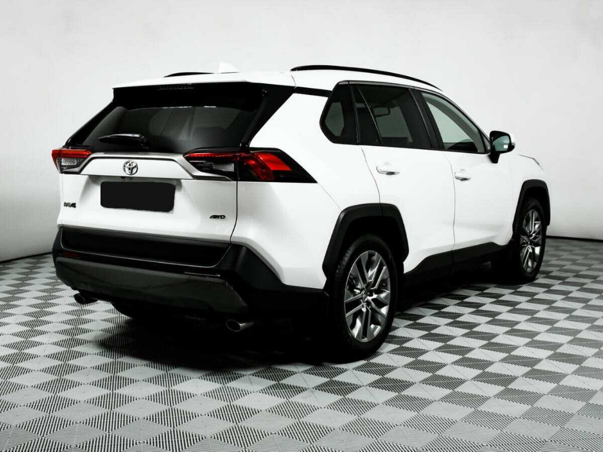 Toyota RAV4 с пробегом — 2021 год. Фото: #4