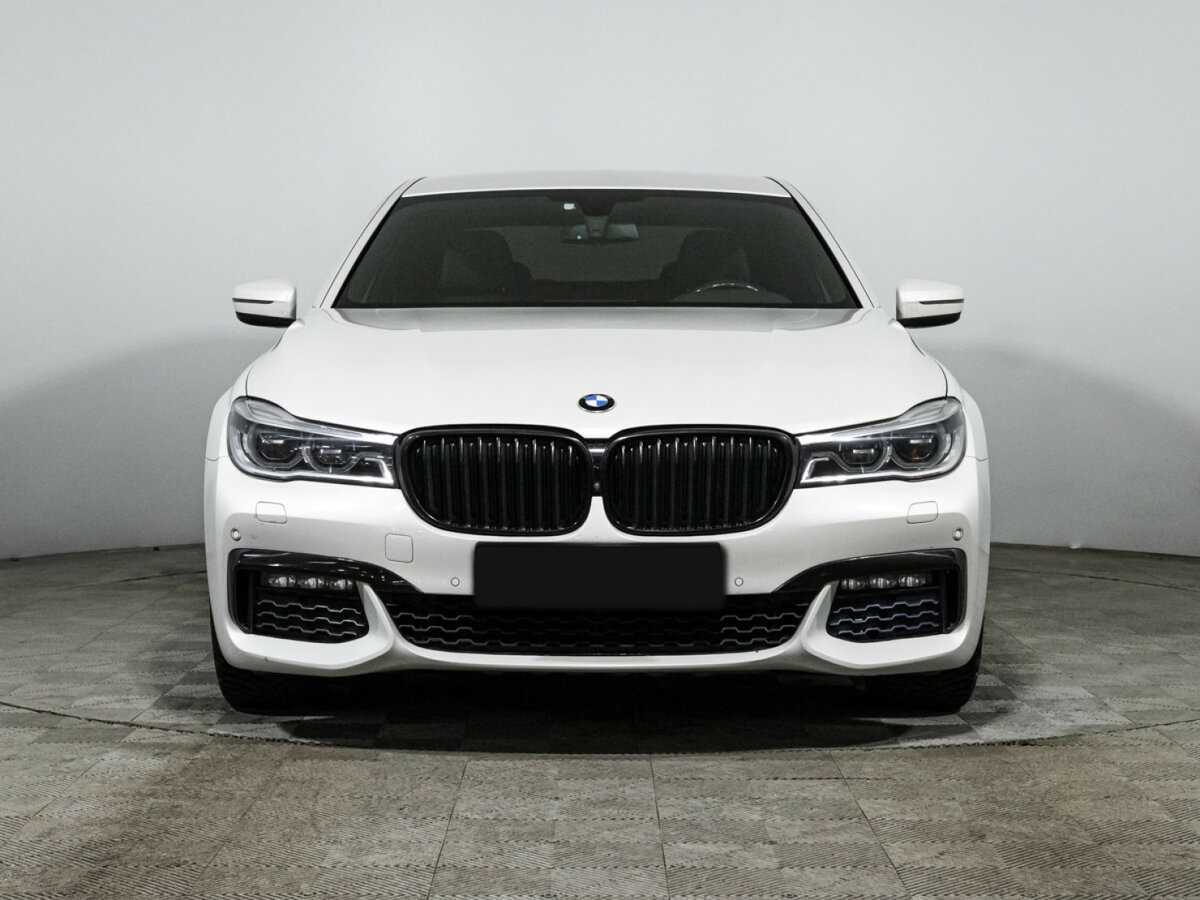 BMW 7 серии с пробегом — 2017 год. Фото: #1