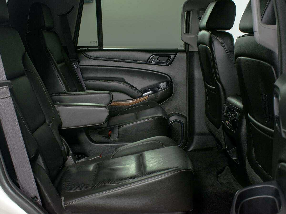 Chevrolet Tahoe с пробегом — 2016 год. Фото: #14