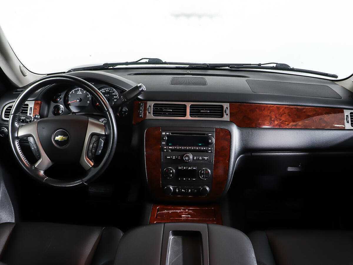 Chevrolet Tahoe с пробегом — 2012 год. Фото: #10