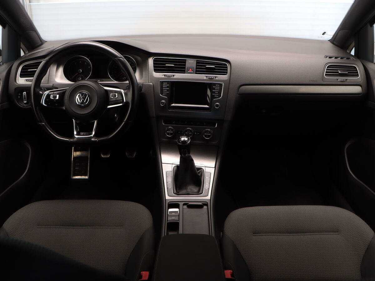 Volkswagen Golf с пробегом — 2013 год. Фото: #8
