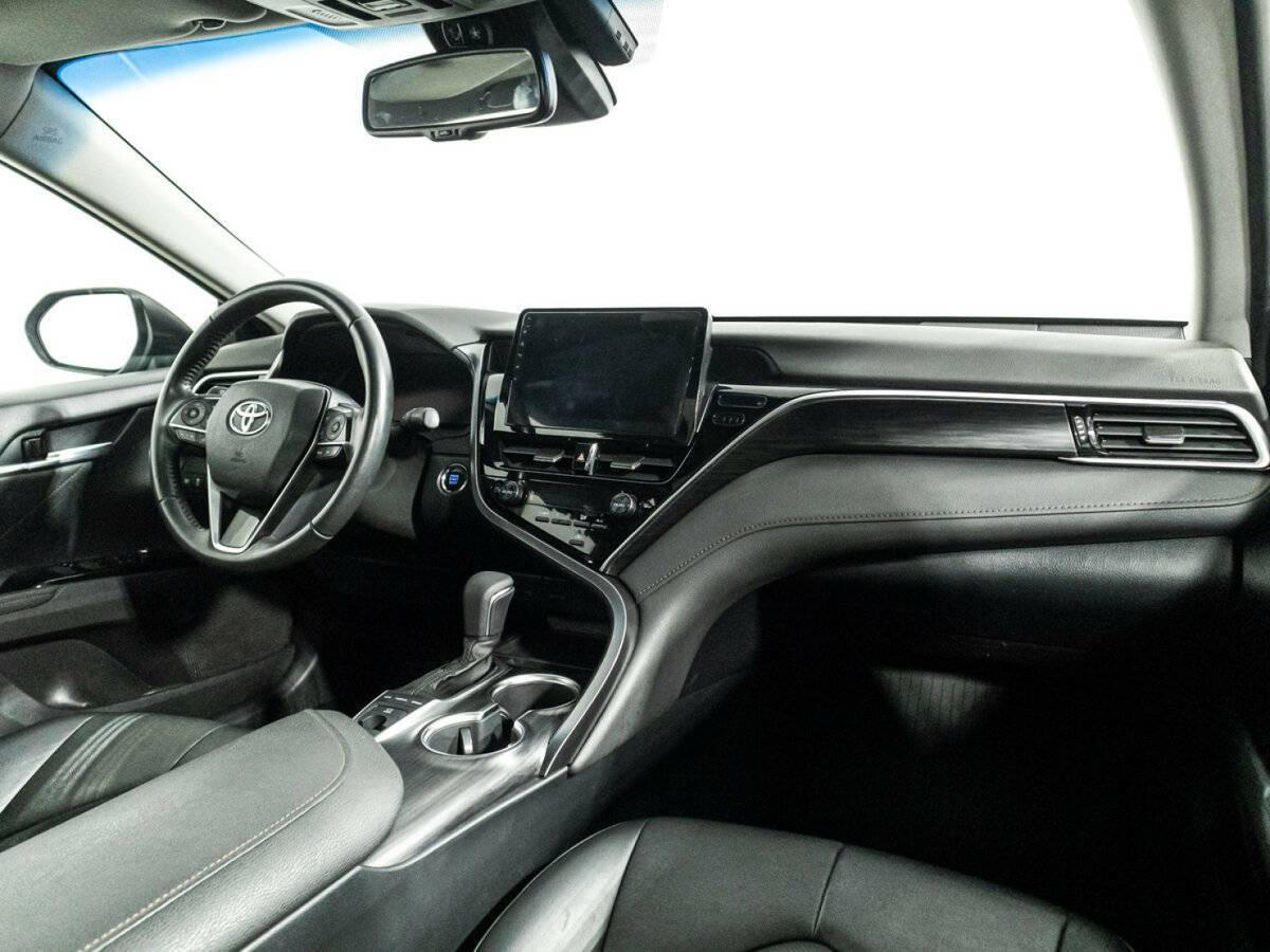 Toyota Camry с пробегом — 2022 год. Фото: #8