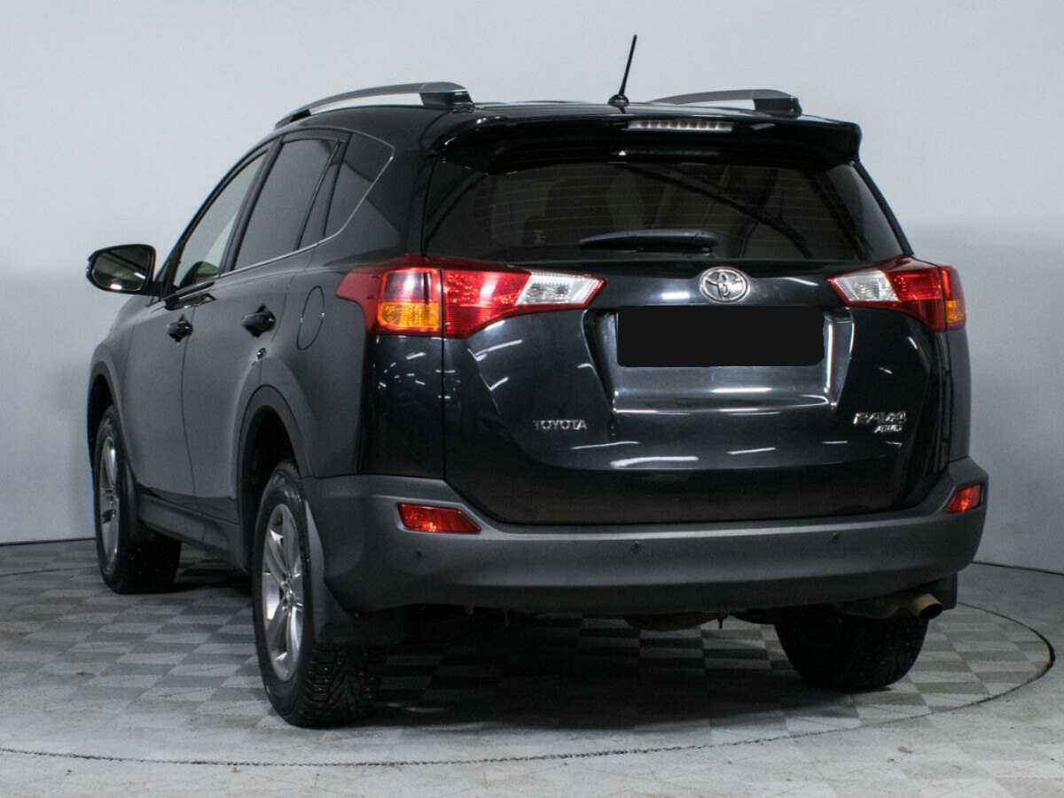 Toyota RAV4 с пробегом — 2015 год. Фото: #6