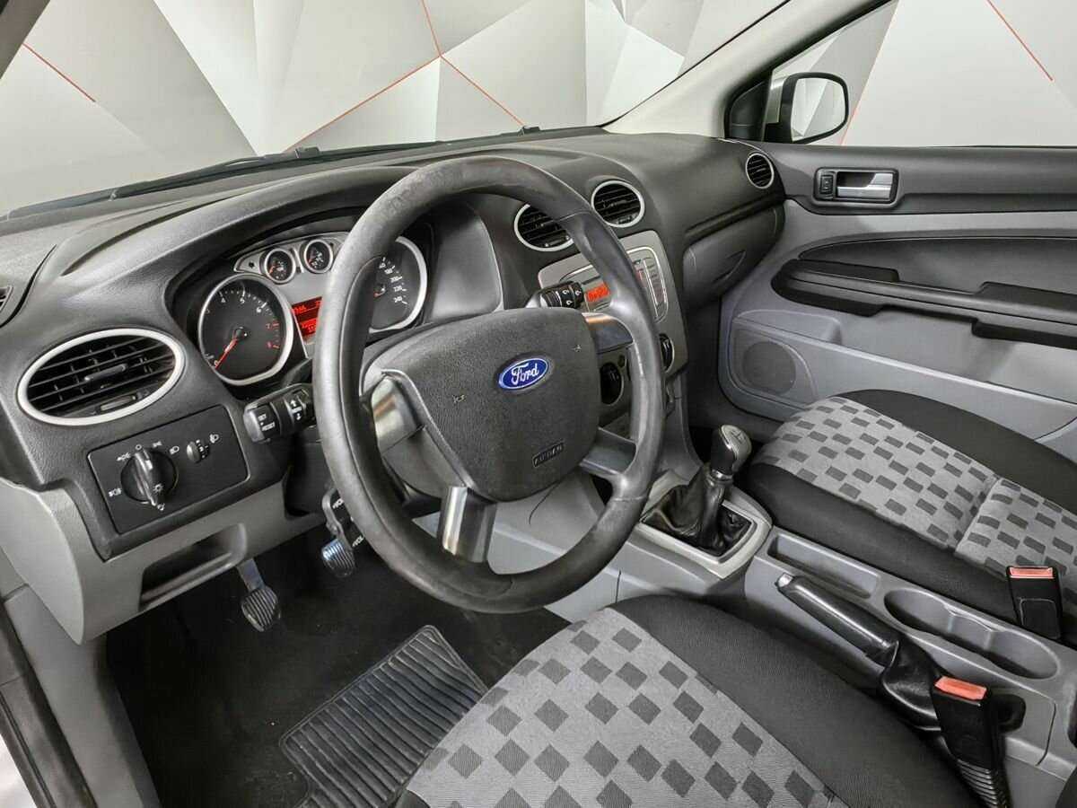 Ford Focus с пробегом — 2008 год. Фото: #13