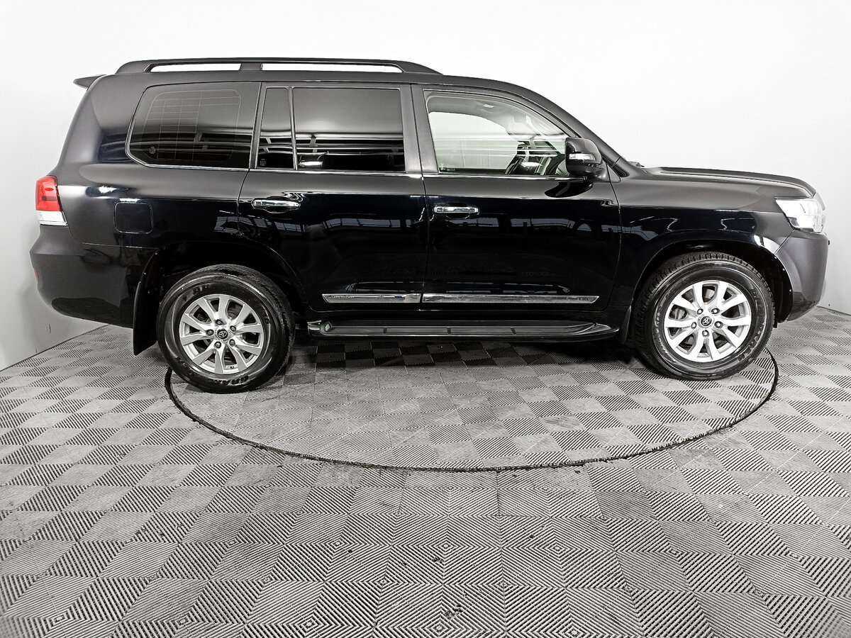 Toyota Land Cruiser с пробегом — 2015 год. Фото: #3