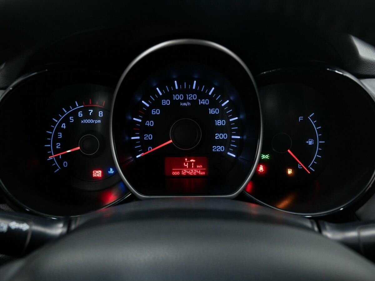 Kia Rio с пробегом — 2013 год. Фото: #21