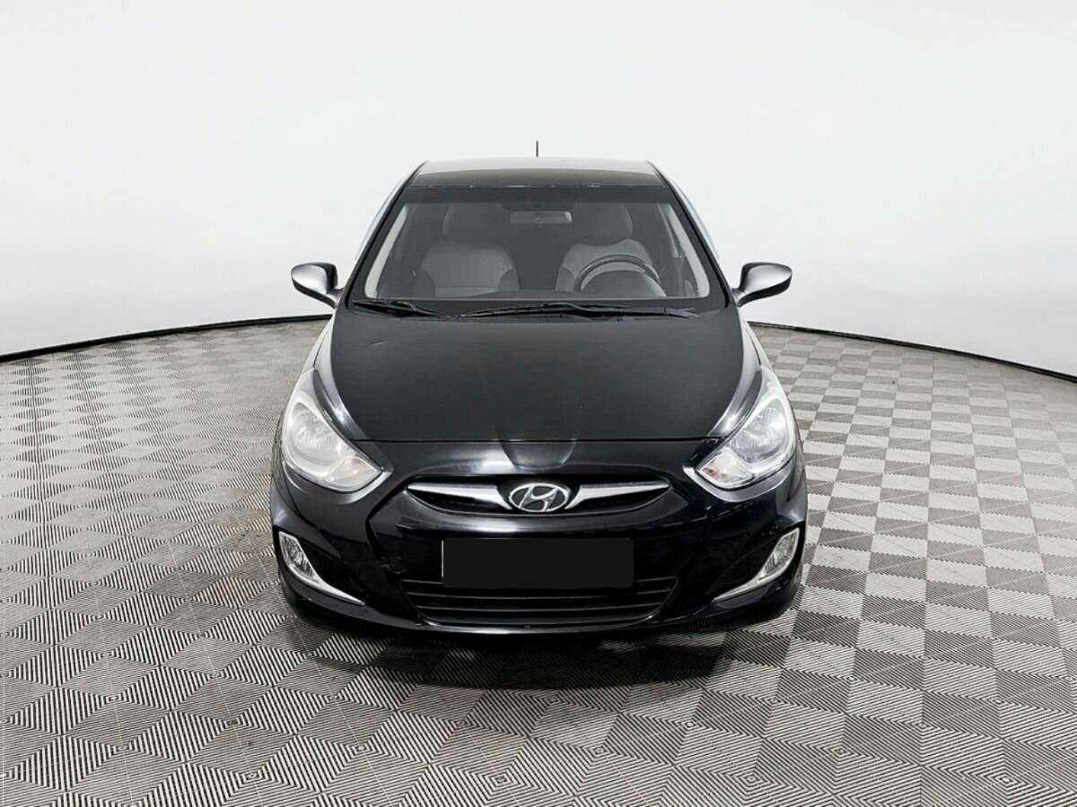 Hyundai Solaris с пробегом — 2011 год. Фото: #1