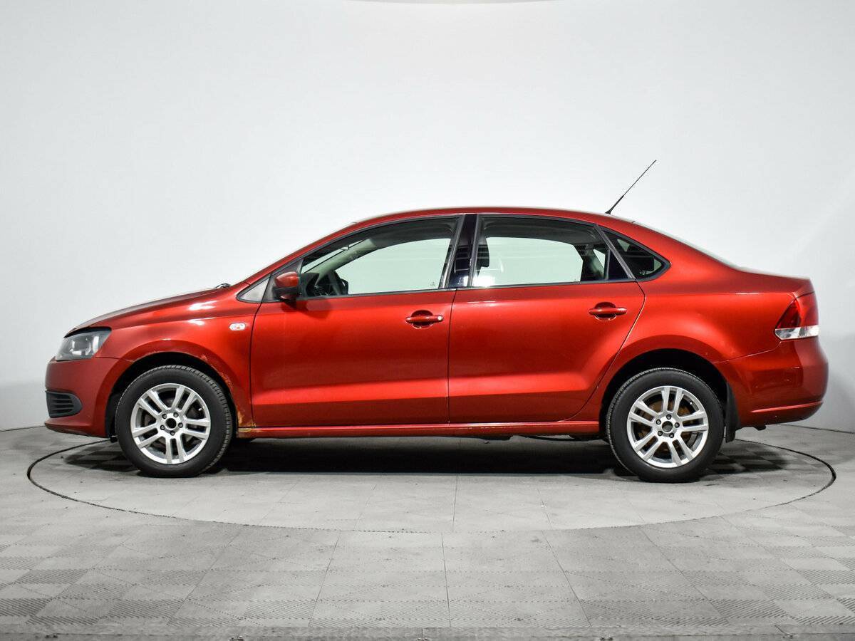Volkswagen Polo с пробегом — 2011 год. Фото: #6