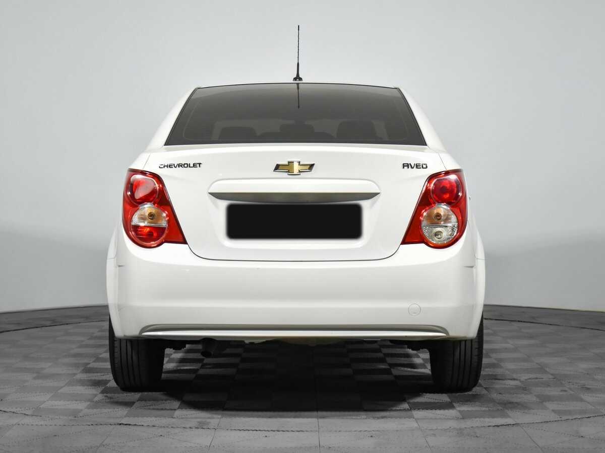 Chevrolet Aveo с пробегом — 2014 год. Фото: #5