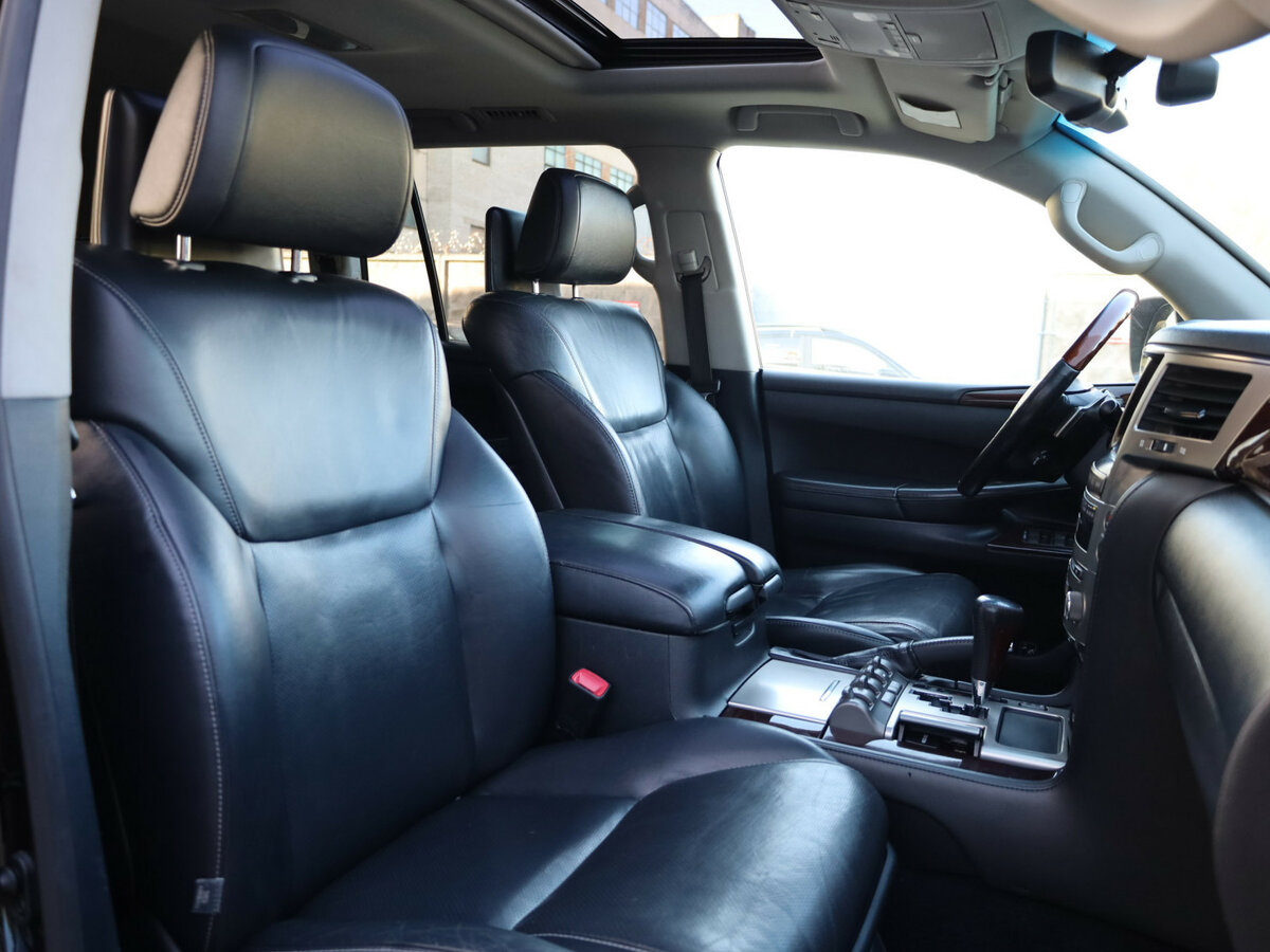 Lexus LX с пробегом — 2012 год. Фото: #7
