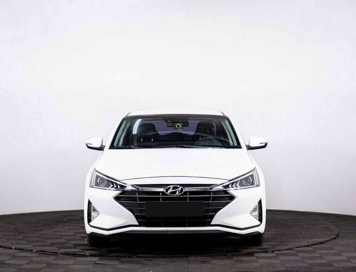 Hyundai Avante с пробегом — 2018 год. Фото: #1