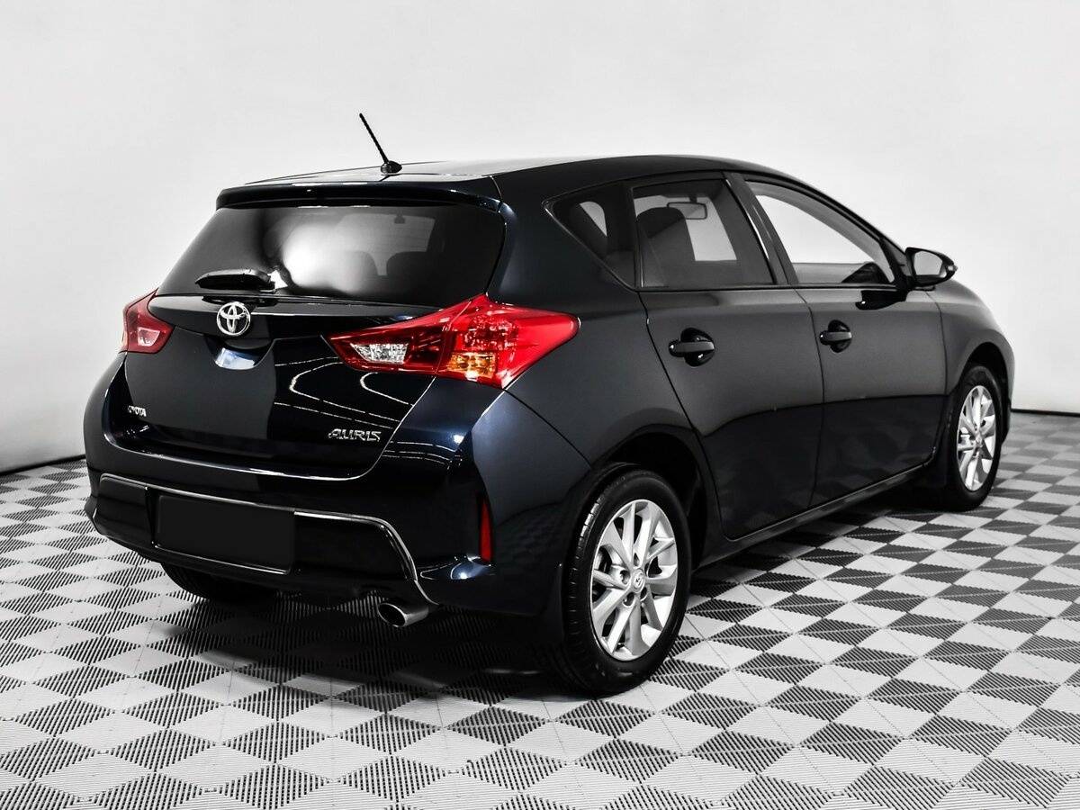 Toyota Auris с пробегом — 2014 год. Фото: #4