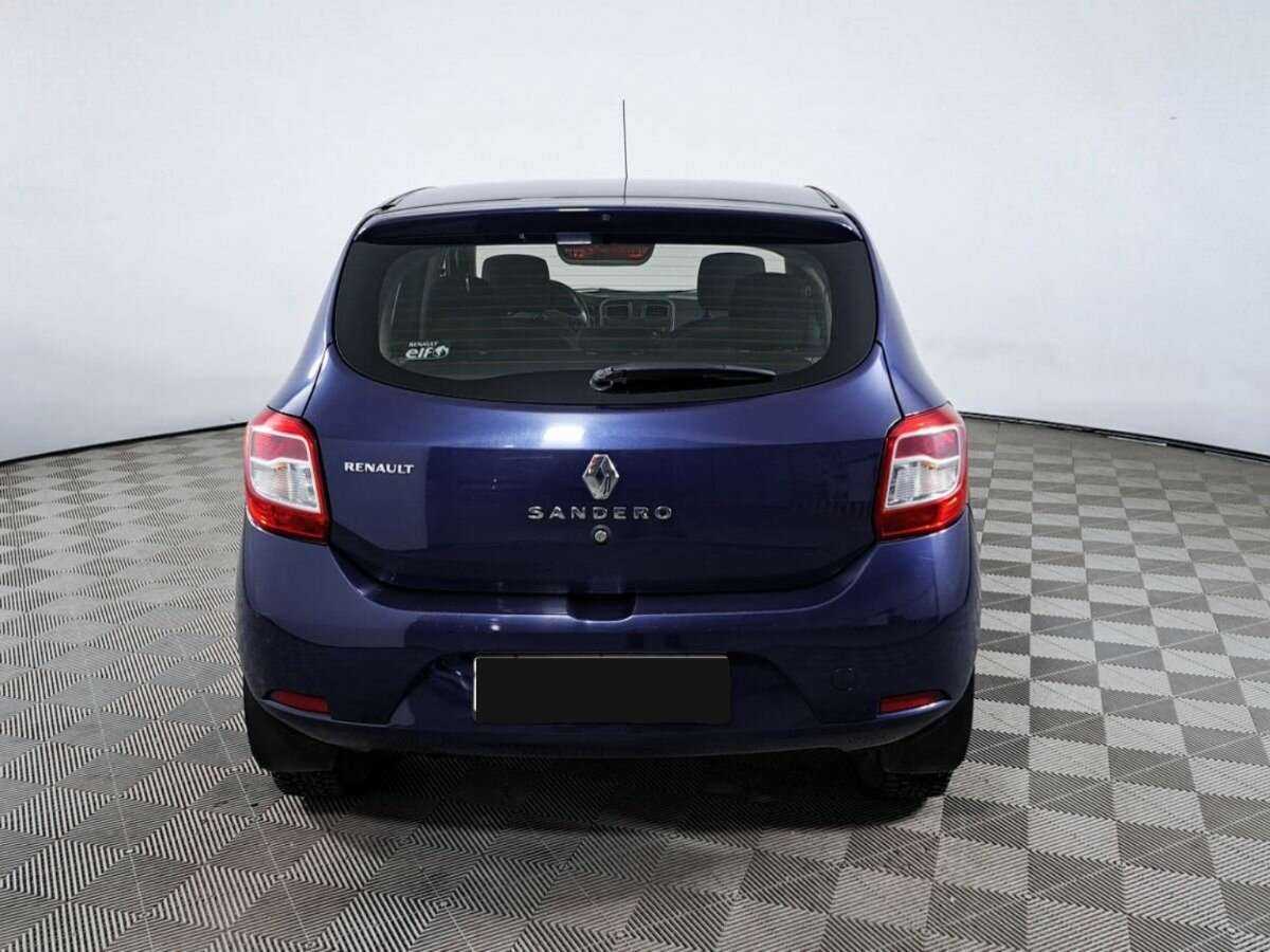 Renault Sandero с пробегом — 2015 год. Фото: #5