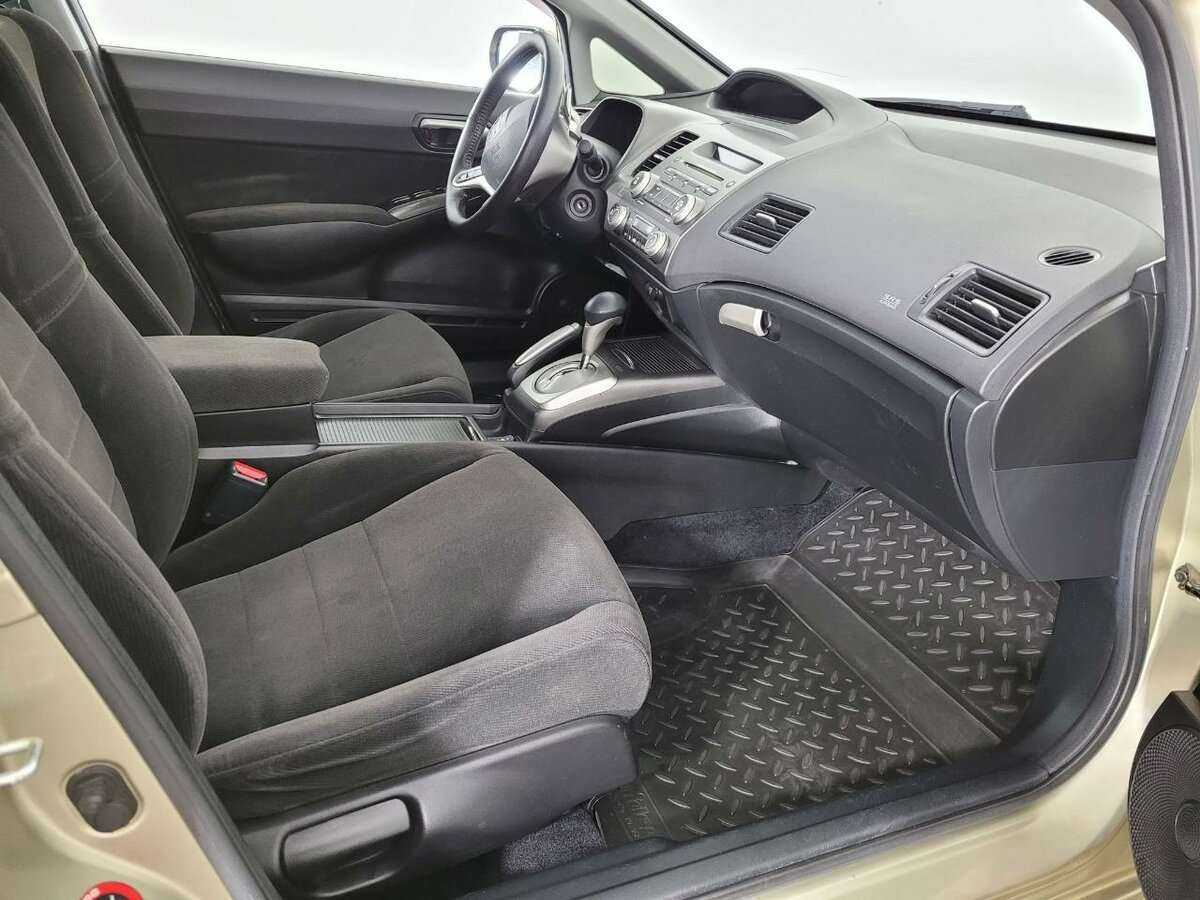 Honda Civic с пробегом — 2007 год. Фото: #11