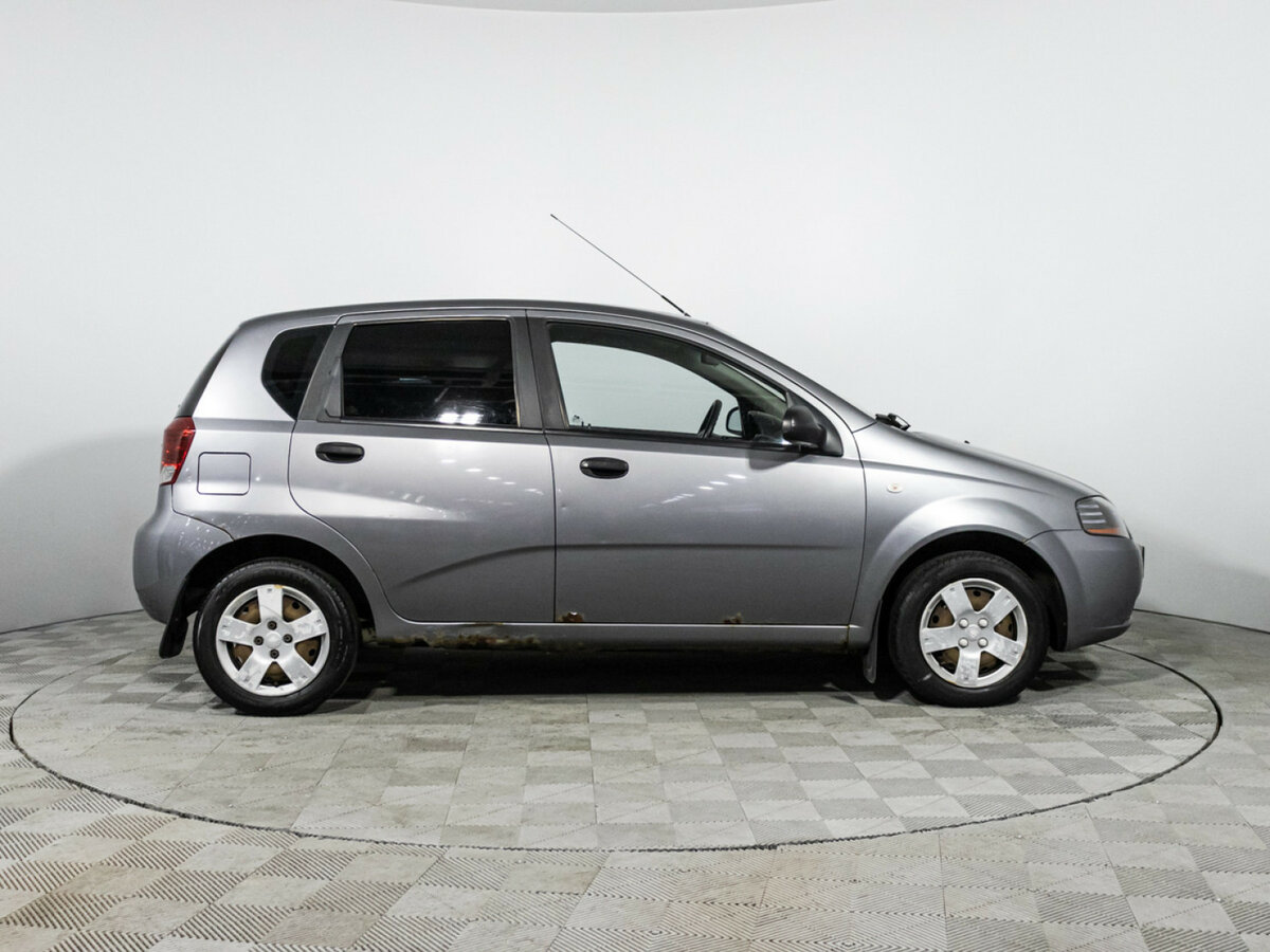 Chevrolet Aveo с пробегом — 2006 год. Фото: #3