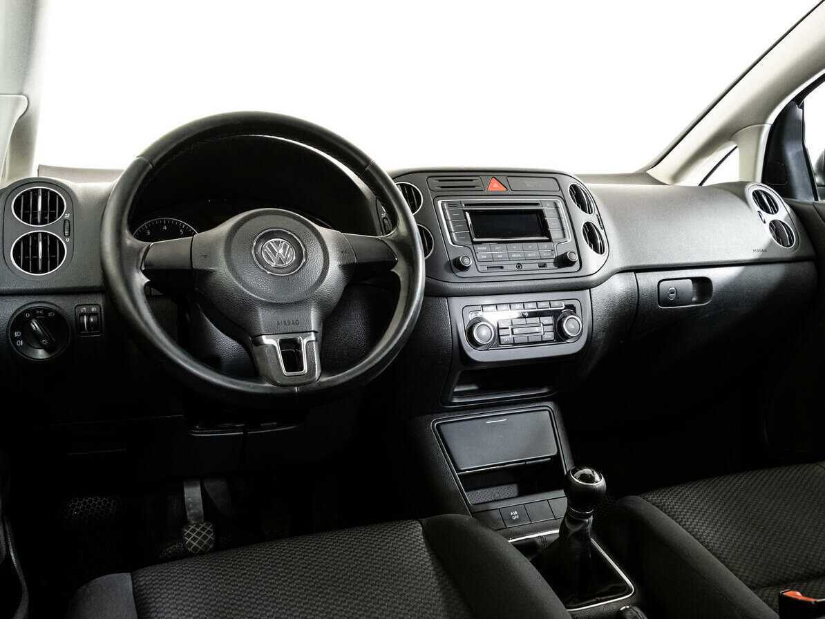 Volkswagen Golf Plus с пробегом — 2009 год. Фото: #10