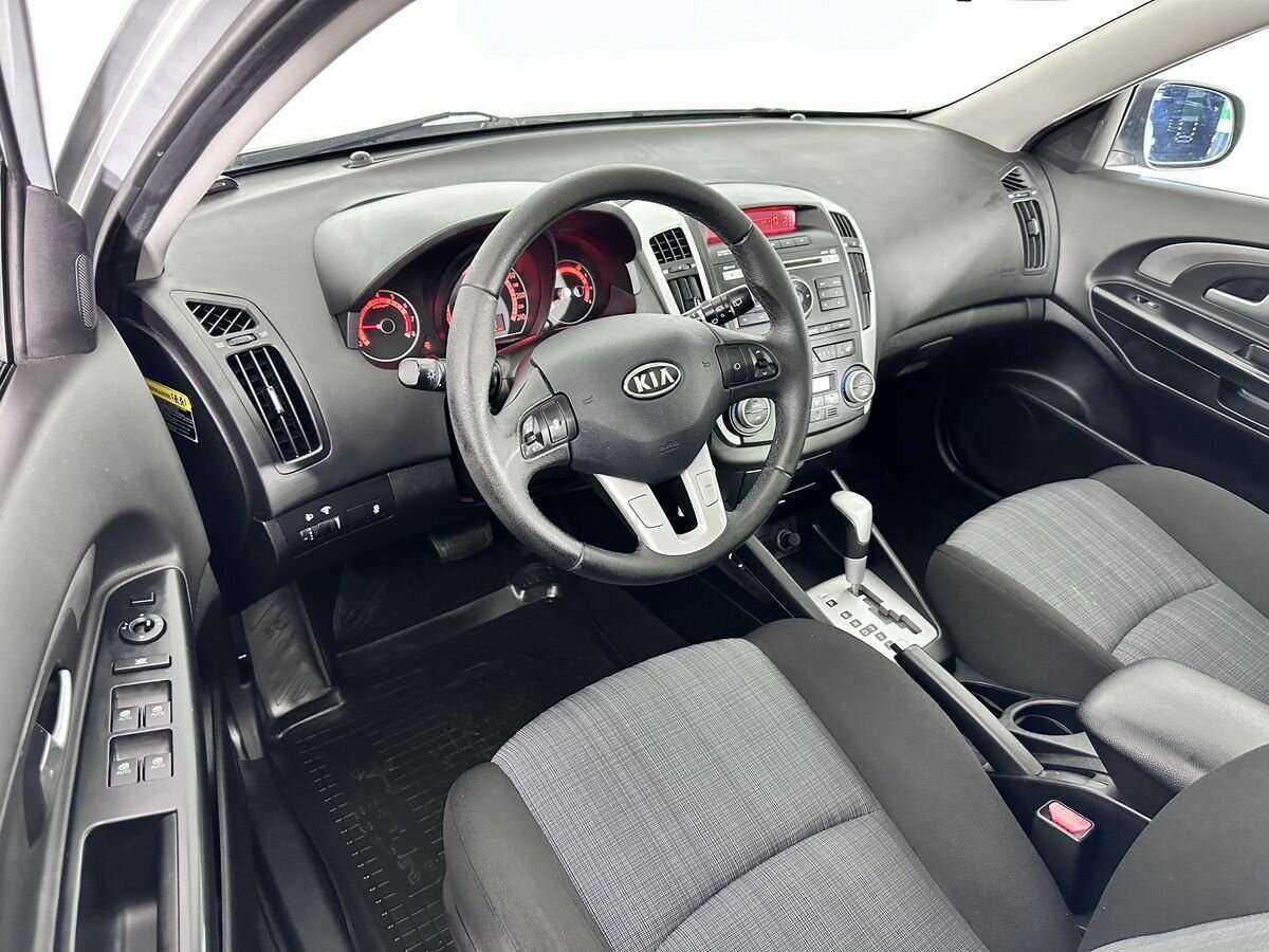 Kia Ceed с пробегом — 2010 год. Фото: #6