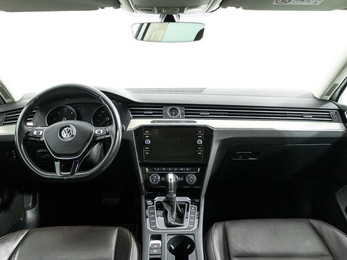 Volkswagen Passat с пробегом — 2017 год. Фото: #12